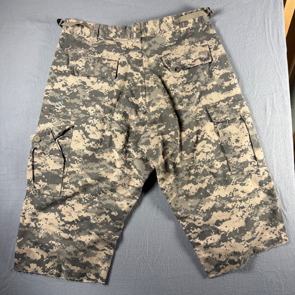 Rothco Ultra Force BDU Digital Camo Cargo Shorts Mens Medium Regular ACU Cut Off